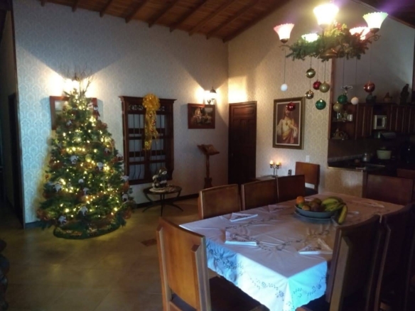 Exclusive Colonial Country Estate in El Paraíso Gated Community, Copacabana