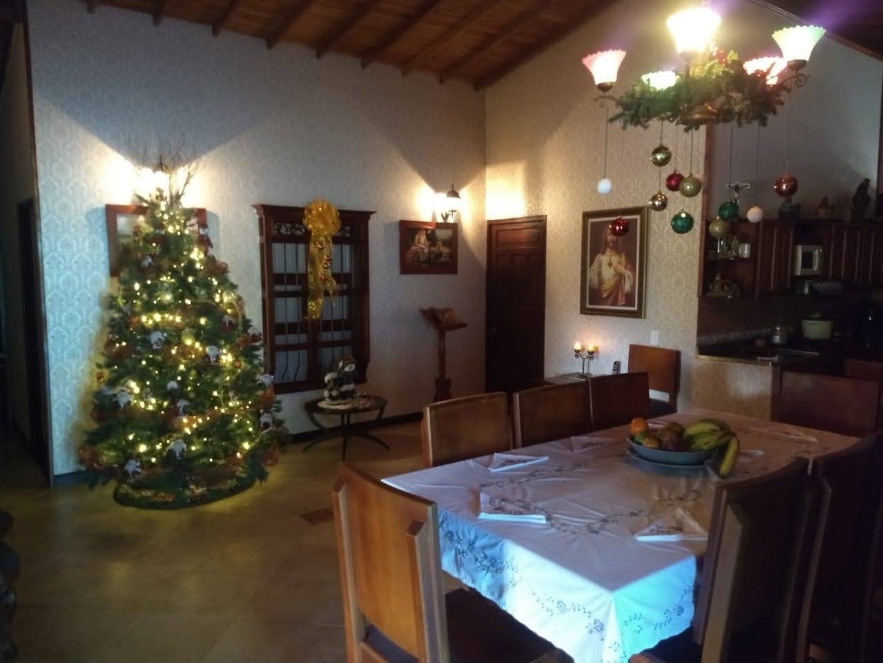 Exclusiva Casa Campestre Colonial en Parcelación El Paraíso, Copacabana