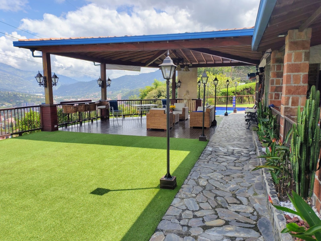 Exclusiva Casa Campestre Colonial en Parcelación El Paraíso, Copacabana