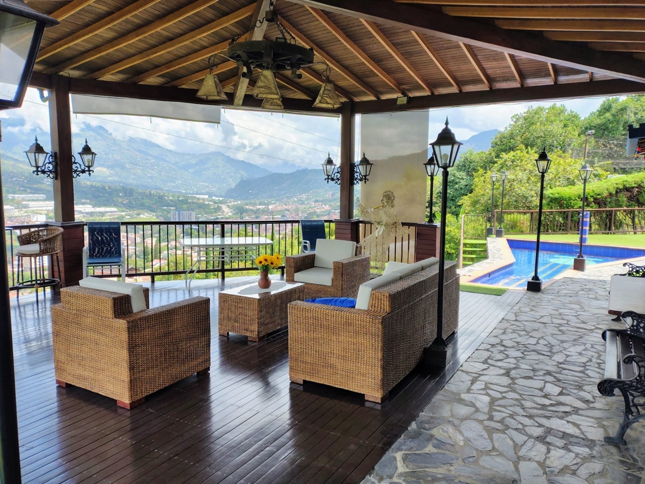 Exclusiva Casa Campestre Colonial en Parcelación El Paraíso, Copacabana
