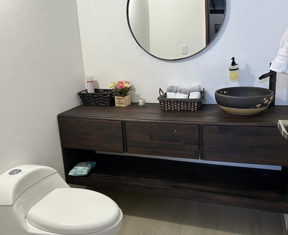 Exclusive Country House in El Paraíso Gated Community, Copacabana