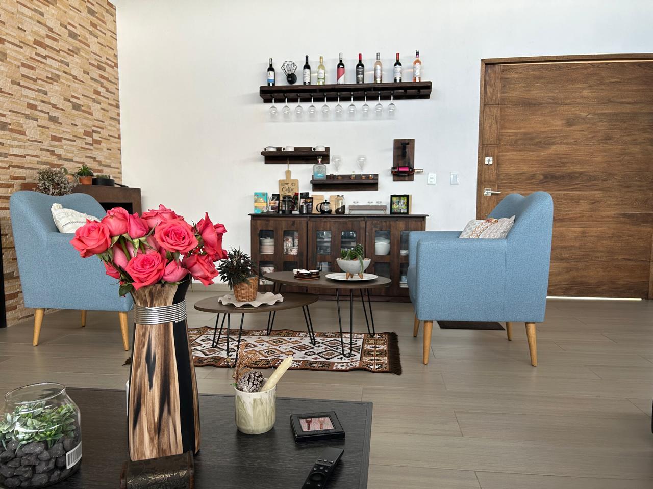 Exclusive Country House in El Paraíso Gated Community, Copacabana