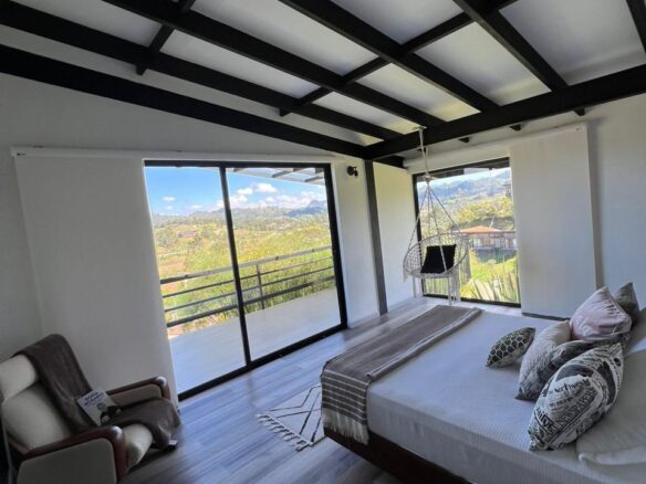 Exclusive Country House in El Paraíso Gated Community, Copacabana