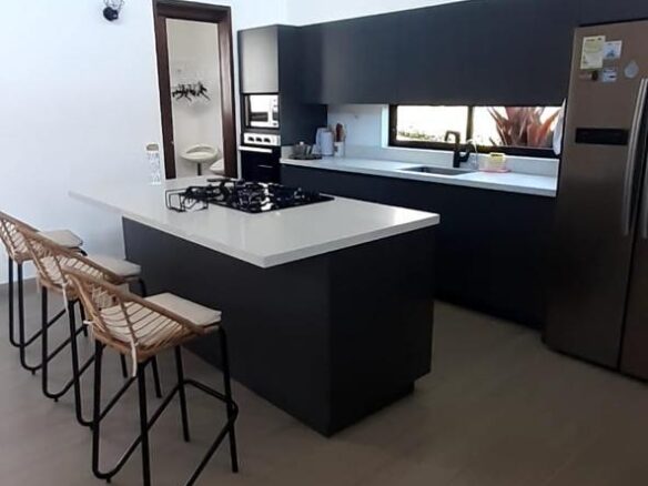 Exclusive Country House in El Paraíso Gated Community, Copacabana