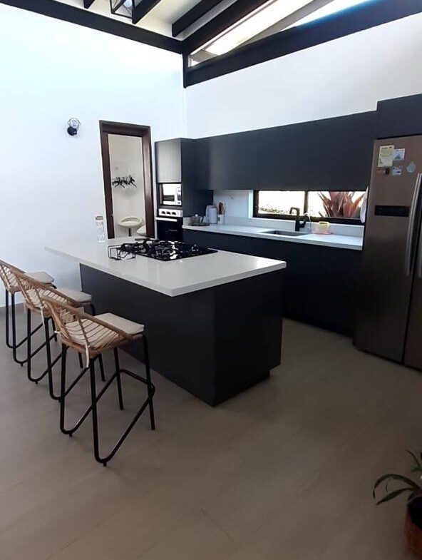 Exclusive Country House in El Paraíso Gated Community, Copacabana