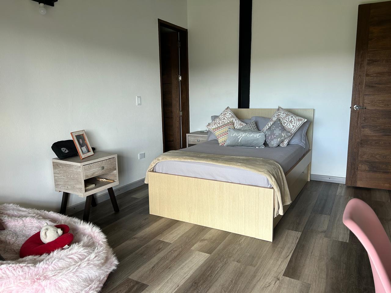 Exclusive Country House in El Paraíso Gated Community, Copacabana