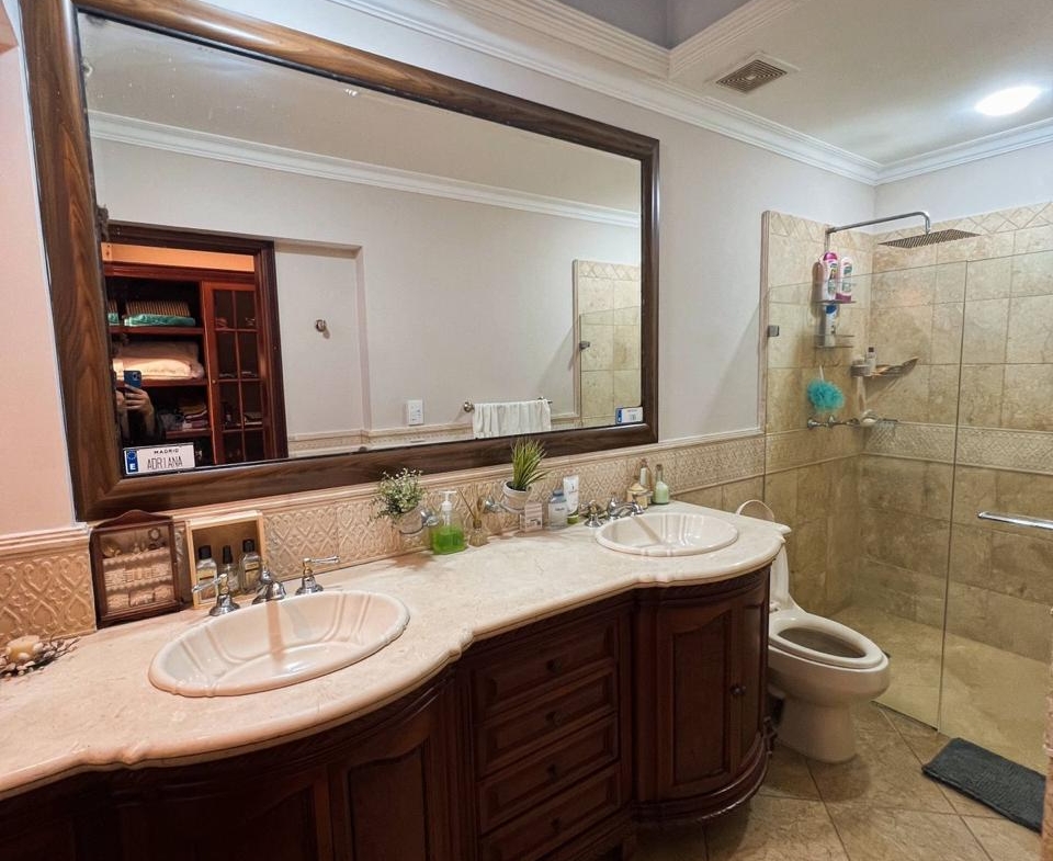 Luxury Home for Sale in Loma del Escobero, Envigado