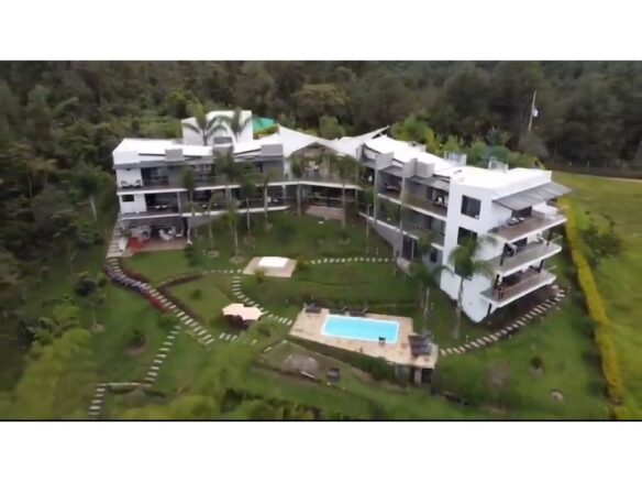 Senior Living Hotel for Sale – El Peñol, Antioquia